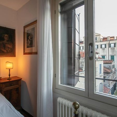 Ca' Al Giglio - Appartamento Vista Canale Venedig Exterior foto