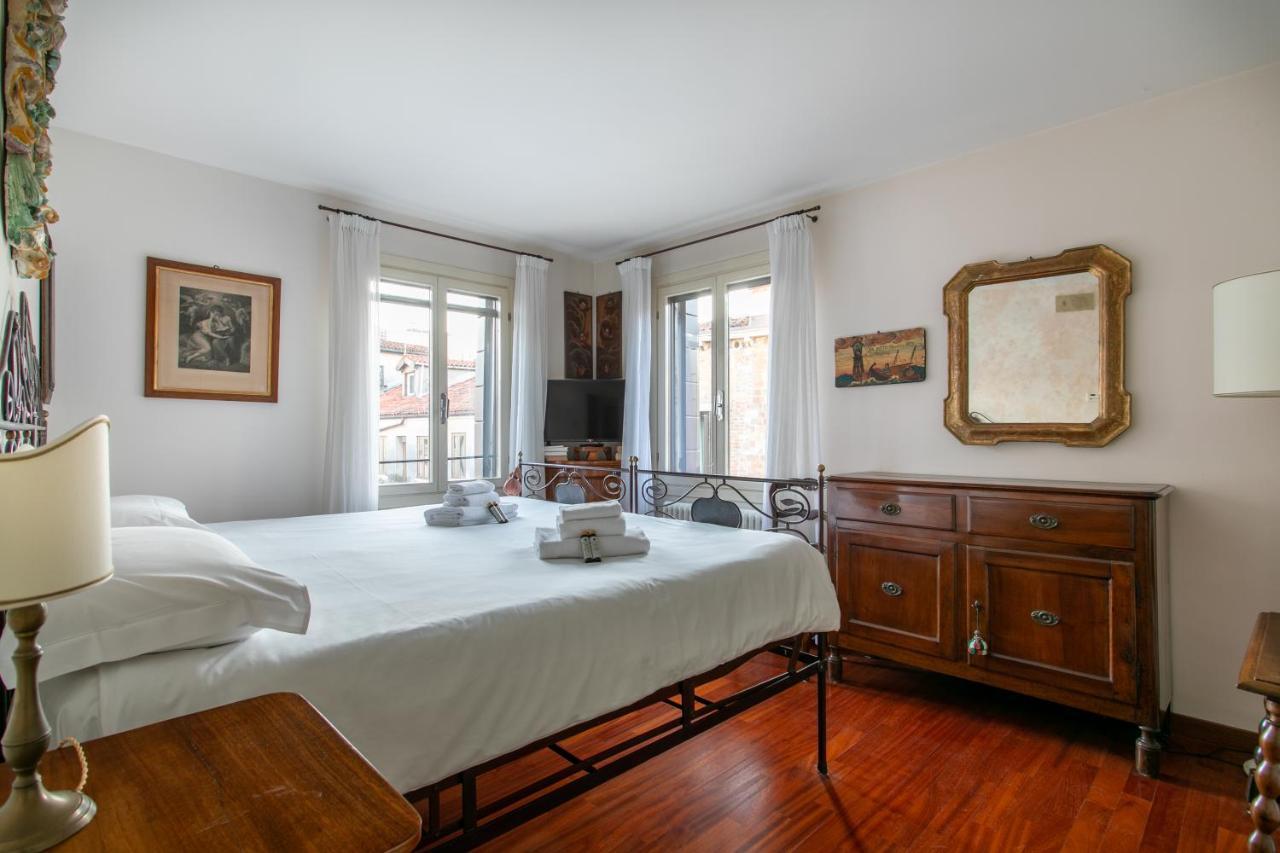 Ca' Al Giglio - Appartamento Vista Canale Venedig Exterior foto
