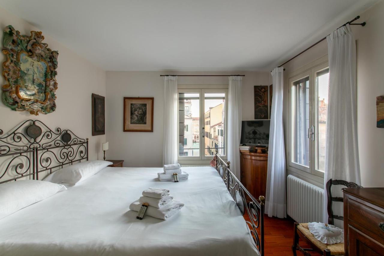 Ca' Al Giglio - Appartamento Vista Canale Venedig Exterior foto