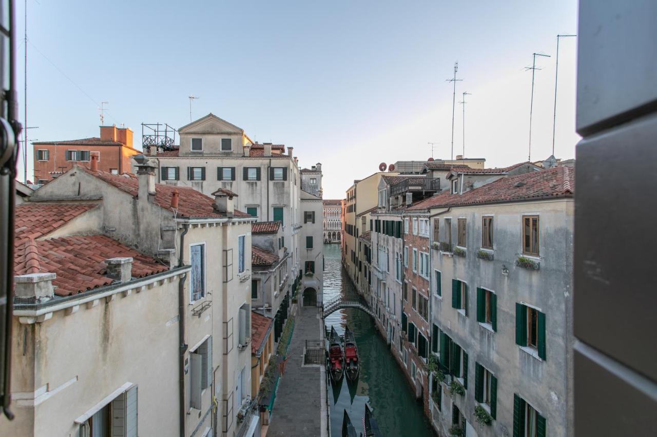 Ca' Al Giglio - Appartamento Vista Canale Venedig Exterior foto